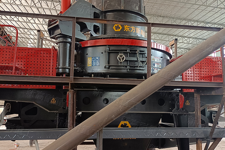 Guangdong Enping 1500 tph ceramic raw material crushing and sand making production line